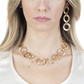 Collana placcata oro giallo con moduli circolari dall’effetto diamantato.